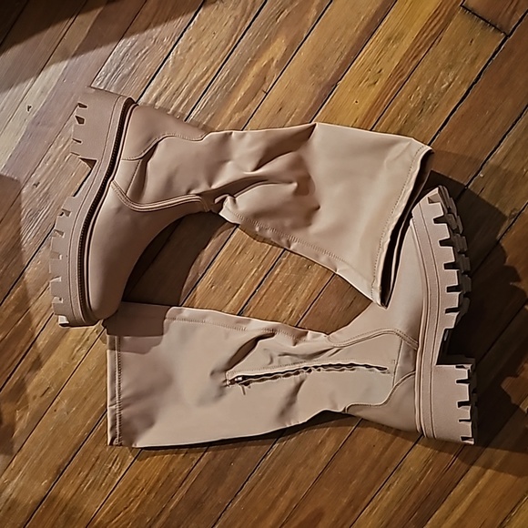 Urban Outfitters Kelly Tall Boot - Picture 2 of 2